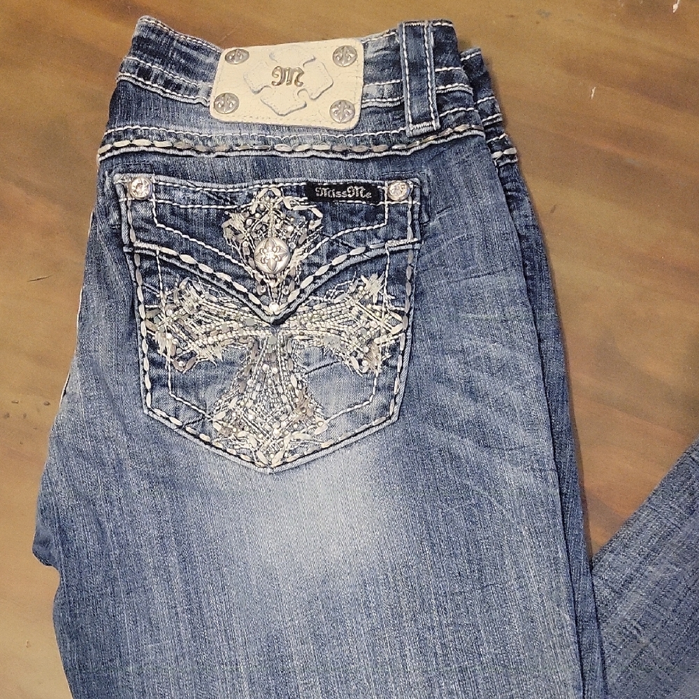 Miss Me Signature Skinny Jeans with Embellished Pockets